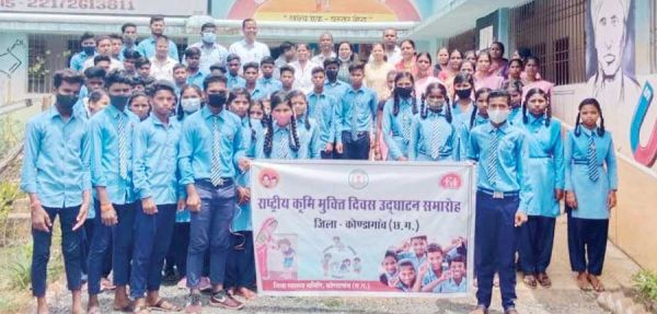 स्कूली बच्चों को कृमि और उससे होने वाली समस्याओं की दी जानकारी