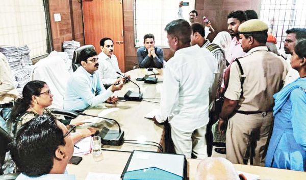 ट्रांसफार्मर के लिए ‘भेंट’ नहीं दी, सरपंच ने काटा बिजली कनेक्शन-आरोप