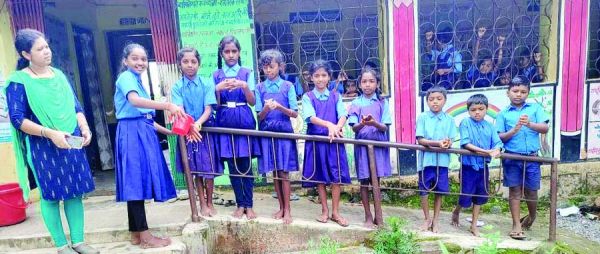 स्कूलीं बच्चों ने मनाया स्वच्छता पखवाड़ा