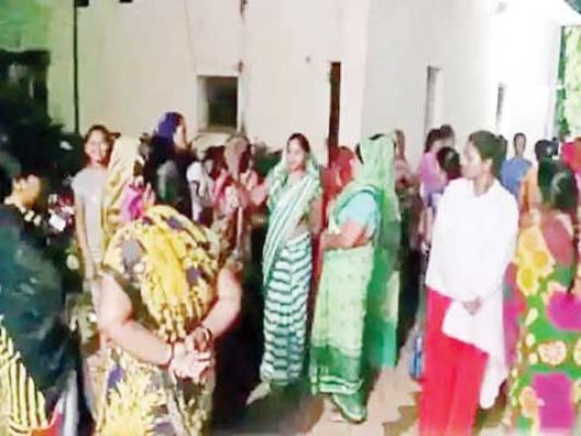 बच्ची के साथ की जबरदस्ती, बवाल