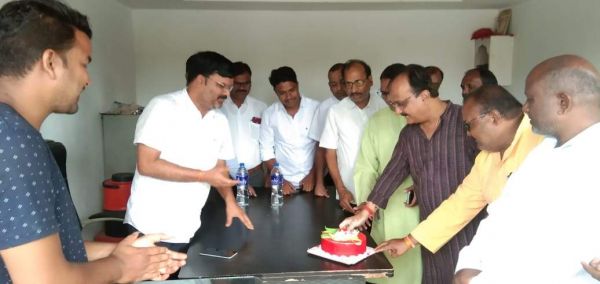 धूमधाम से मना मंत्री डॉ. प्रेमसाय का जन्मदिन