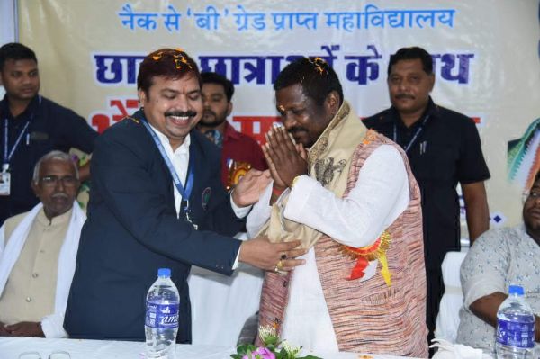 विधायक बृहस्पत ने शासकीय कॉलेज का किया निरीक्षण