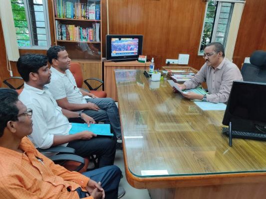 सिलगेर से पदयात्रा व सुकमा में सभा की अनुमति देने कुंजाम ने कमिश्नर से की मुलाकात