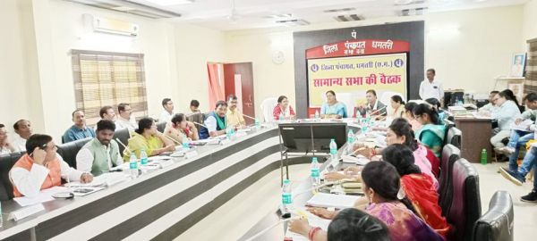 सामान्य सभा की बैठक में सदस्यों ने अफसरों को घेरा