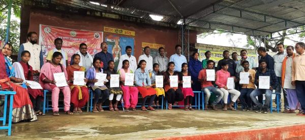 स्वयंसेवी शिक्षकों का सम्मान