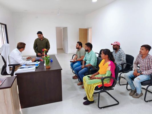 हमर सारंगढ़ ग्रुप द्वारा पांचसूत्रीय मांग को लेकर सारंगढ़ कलेक्टर एवं पुलिस अधीक्षक को सौंपा ज्ञापन