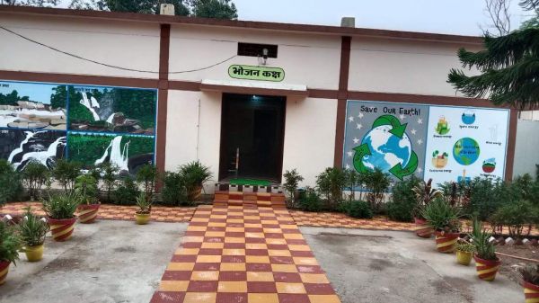 कुनकुरी के 100 सीटर बालिका छात्रावास को बनाया गया है मॉडल छात्रावास