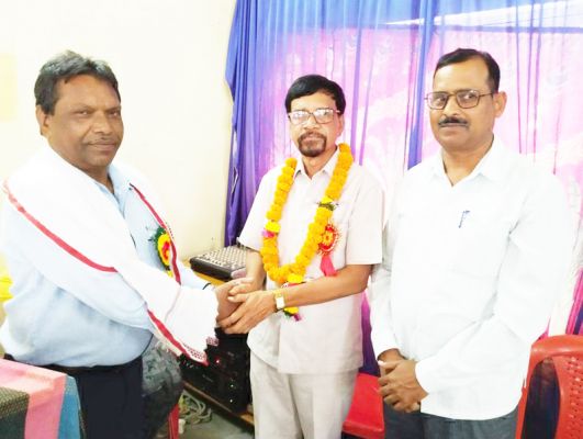 शिक्षक दिवस पर शिक्षकों का सम्मान