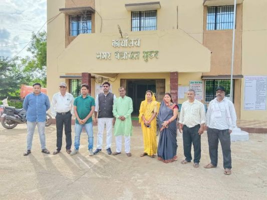 नपं अध्यक्ष से 10 पार्षद नाराज, इस्तीफा देंगे, दुव्र्यवहार का आरोप भी