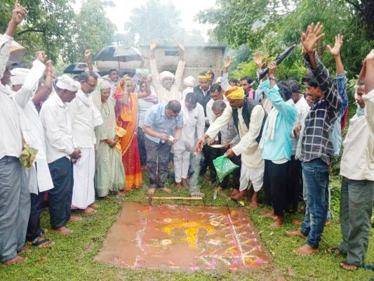 मंत्री प्रतिनिधि ने किया विभिन्न कार्यों का भूमिपूजन  