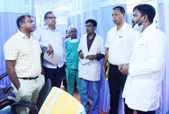 स्वास्थ्य सचिव ने जिला अस्पताल का किया निरीक्षण