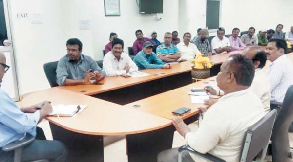 टाउनशिप व माइंस से जुड़ी समस्याओं पर चर्चा