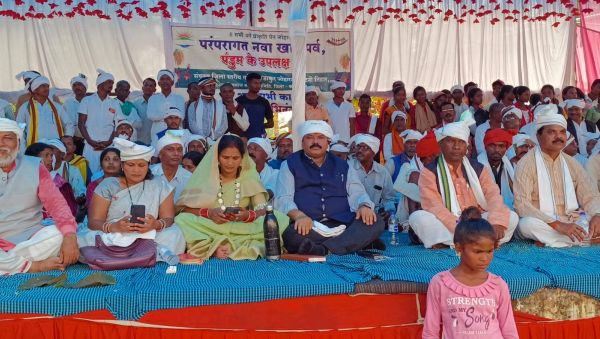 समाज को आगे बढ़ाने शिक्षित होना अनिवार्य -संतराम