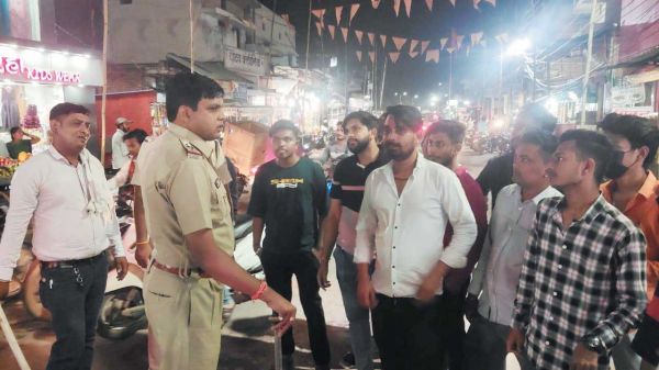  पुलिस की वीक एंड पेट्रोलिंग में कई पकड़ाए