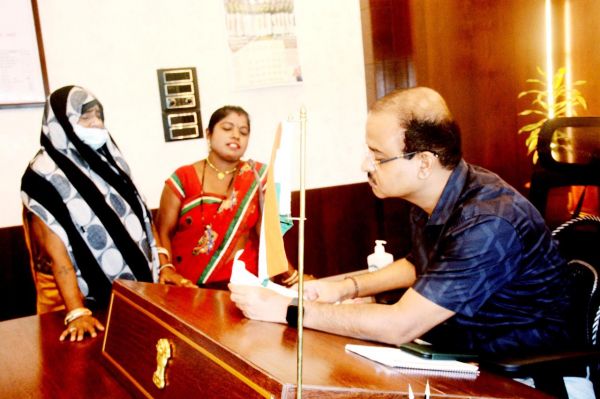 बुजुर्ग महिला के बेटे को भरण-पोषण देने के लिए नोटिस जारी करने के निर्देश