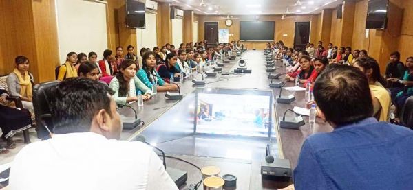 जिले के सभी हॉस्टलों में छात्र-छात्राओं का किया जाएगा कैरियर कांउसलिंग