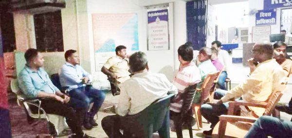 दशहरा उत्सव को ले दो पक्षों में विवाद, निर्माण पर रोक, बैठक बेनतीजा