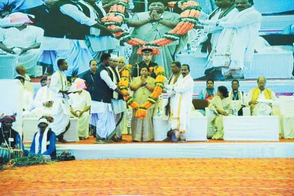 सभ्यता और संस्कृति प्रकृति से जुड़े हैं आदिवासी-उइके
