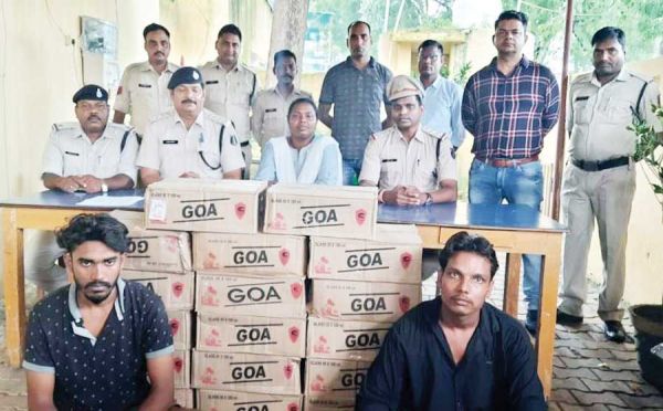 कार से शराब तस्करी, एमपी के 2 गिरफ्तार
