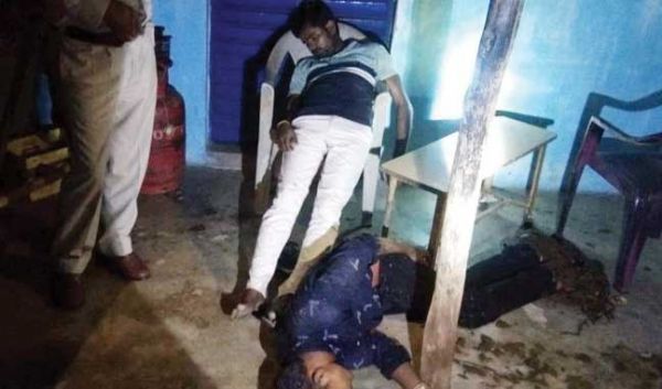  गाज से दो युवकों की मौत, तीन घायल