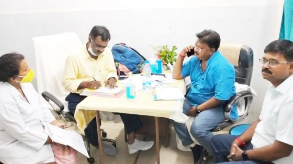 कुनकुरी मेडिकल हेल्थ कैम्प में 343 मरीजों का इलाज़