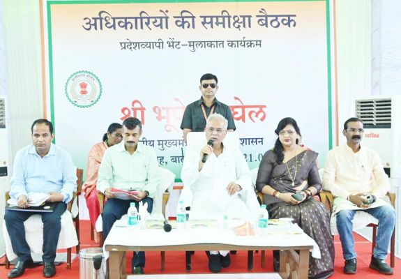 नरवा योजना से नालों को जोडक़र जलस्तर को बढ़ाये-भूपेश