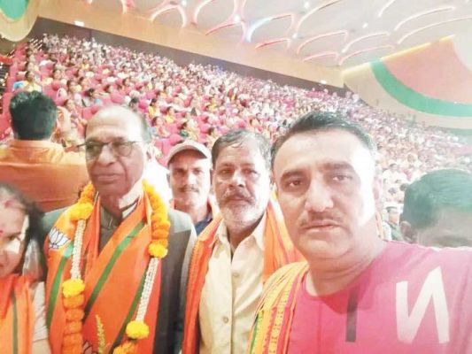 विजय अग्रवाल की हुई घरवापसी, कामदा जोल्हे ने भी थामा भाजपा का दामन