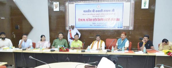 विकास कार्यों की बढ़ाएं गति-लखमा