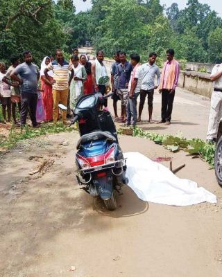 दिनदहाड़े नदी किनारे नर्स की कुल्हाड़ी से वार कर हत्या, जांच शुरू