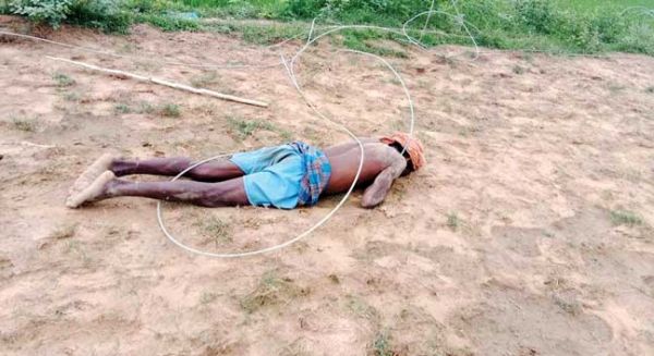 बिजली तार की चपेट  में अधेड़ की मौत