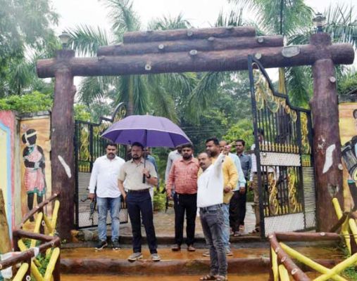  खूबसूरत होगा विवेकानंद उद्यान गीदम में गौठान का जायजा