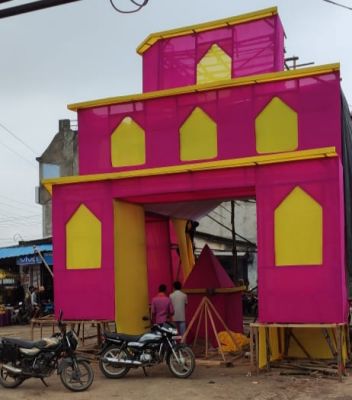 मां दुर्गा की प्रतिमा स्थापित करने तैयारी जोर-शोर से