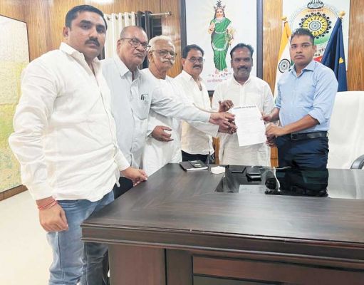बढ़ती चोरी की घटनाओं से तंग कारोबारियों ने एसपी को सौंपा ज्ञापन