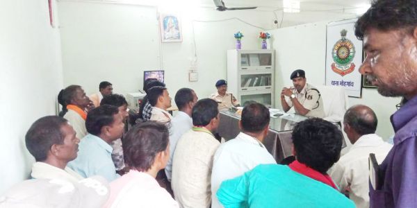 वाट्सअप ग्रुप में आपराधिक मामलों की जानकारी देने पर जोर