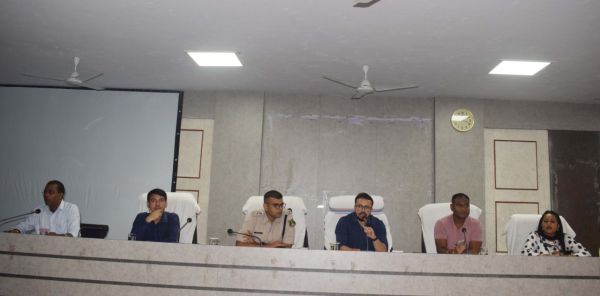 पर्व में शांति-व्यवस्था कायम रखने पर जोर