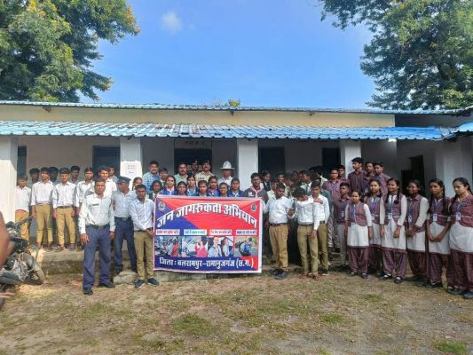यातायात जागरूकता के लिए छात्रों को प्रशिक्षण