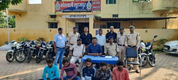 बाइक चोर गिरोह गिरफ्तार, 15 गाडिय़ां जब्त
