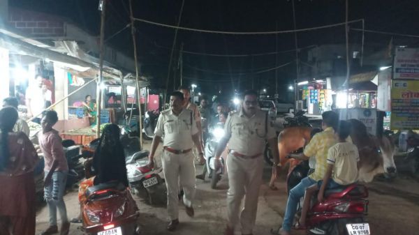 नवरात्रि पर अपराधों की रोकथाम के लिए पुलिस चेकिंग अभियान जारी