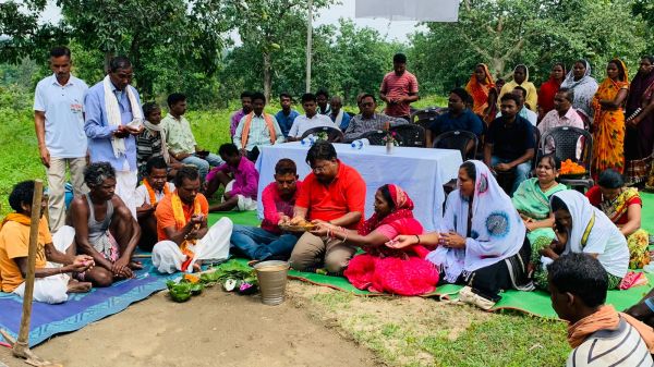 संसदीय सचिव ने सामाजिक भवन का किया भूमिपूजन