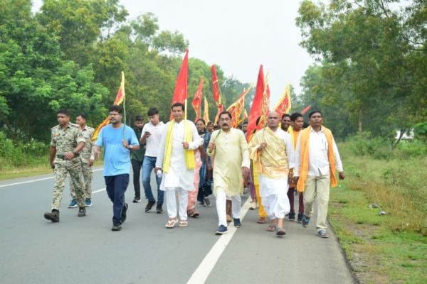 पांचवें वर्ष मां दंतेश्वरी का दर्शन करने पैदल निकले कांग्रेस अध्यक्ष मरकाम