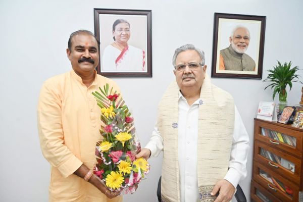 भाजपा प्रवेश के बाद शुक्ला की रमन से पहली मुलाकात