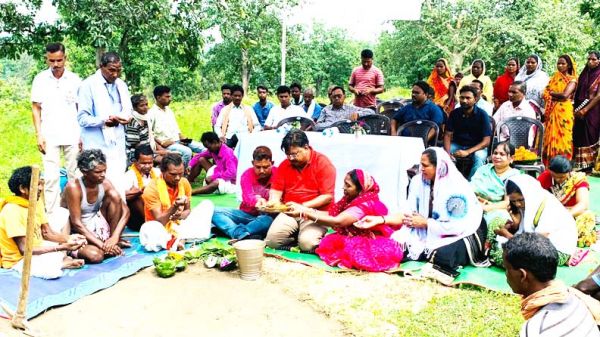 संसदीय सचिव ने सामाजिक भवन का किया भूमिपूजन