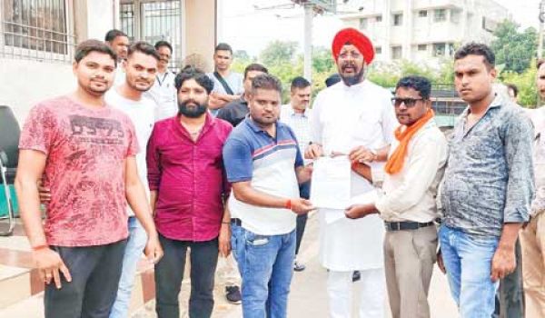दुर्गोत्सव समिति ने जुनेजा से मांगी आयोजन के लिए स्थाई जगह