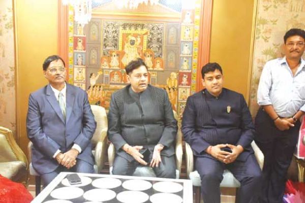 ग्राहकों के विश्वास पर एटी का तीसरा ज्वेलरी शो रूम कोतवाली के पास