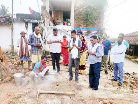 सामुदायिक भवन निर्माण कार्य का भूमिपूजन