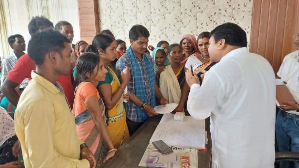 हर सप्ताह विधायक दरबार, समस्याओं का करते हैं निराकरण