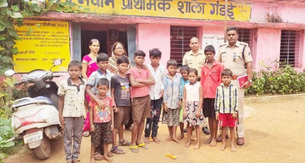 10 स्कूल त्यागी बच्चों का पुन: दाखिला