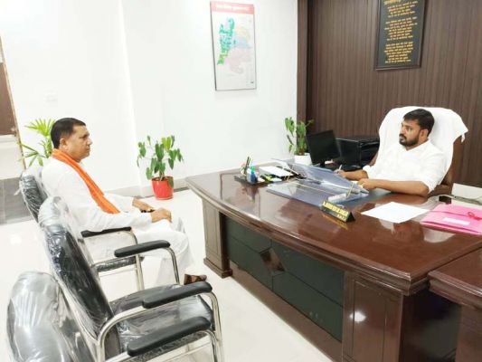 जंघेल ने दिया नया स्कूल भवन प्रस्ताव बनाने पर जोर