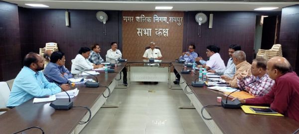 सडक़ों के गड्ढों को पाटने निगम खर्च करेगा 4 करोड़