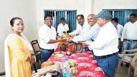 अफसरों का सम्मान